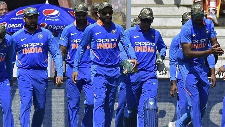 ಐಸಿಸಿ ವಿಶ್ವಕಪ್: ಇಂಗ್ಲೆಂಡ್ಗೆ ತೆರಳಲು 15 ಸಮರ್ಥ ಆಟಗಾರರ ಭಾರತ ತಂಡ ರೆಡಿ: ರವಿಶಾಸ್ತ್ರಿ