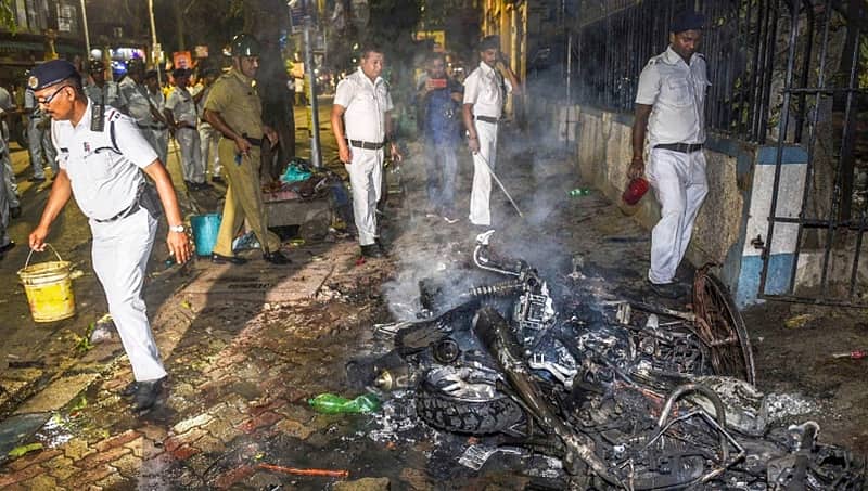 ಅಮಿತ್ ಶಾ ರ್ಯಾಲಿಯಲ್ಲಿ ಹಿಂಸಾಚಾರ: ಬಿಜೆಪಿ ಕಾರ್ಯಕರ್ತರಿಂದ ವಿದ್ಯಾಸಾಗರ್ ಪ್ರತಿಮೆ ಧ್ವಂಸ ಆರೋಪ, ಇಸಿಗೆ ಟಿಎಂಸಿ ದೂರು