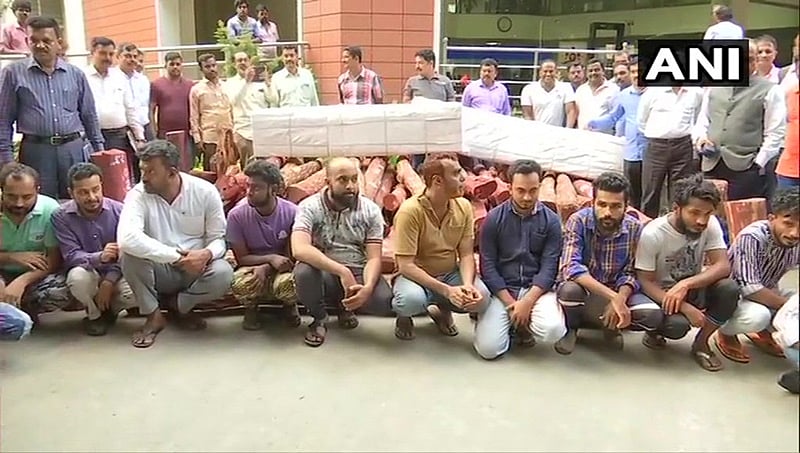 ಬೆಂಗಳೂರು ಪೋಲೀಸರ ಭರ್ಜರಿ ಬೇಟೆ! ರಕ್ತಚಂದನ ಕಳ್ಳಸಾಗಣೆದಾರರ ಗ್ಯಾಂಗ್ ಸೆರೆ, 3 ಕೋಟಿ ರು. ಮಾಲು ವಶ