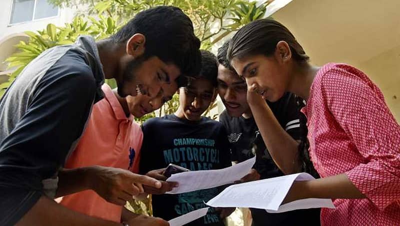 ಸಿಬಿಎಸ್ ಇ 12ನೇ ತರಗತಿ ಫಲಿತಾಂಶ ಪ್ರಕಟ: ಹುಡುಗಿಯರೇ ಟಾಪರ್ಸ್