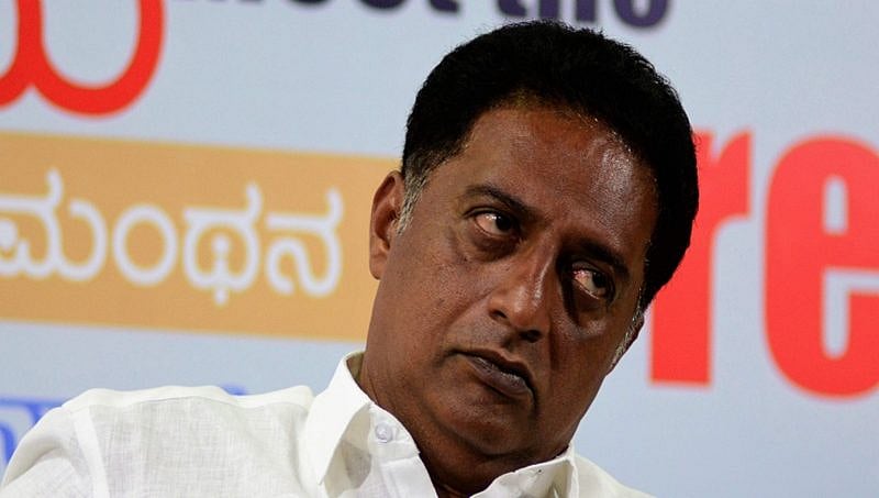 ಸೋಲು ಖಚಿತವಾಗುತ್ತಿದ್ದಂತೆ ಮತಎಣಿಕೆ ಕೇಂದ್ರದಿಂದ ಕಾಲ್ಕಿತ್ತ ನಟ ಪ್ರಕಾಶ್ ರೈ!