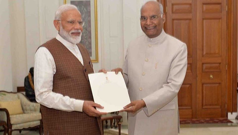 ರಾಷ್ಟ್ರಪತಿಗಳನ್ನು ಭೇಟಿ ಮಾಡಿ ನೂತನ ಸರ್ಕಾರ ರಚನೆಯ ಹಕ್ಕು ಮಂಡಿಸಿದ ಪ್ರಧಾನಿ ಮೋದಿ