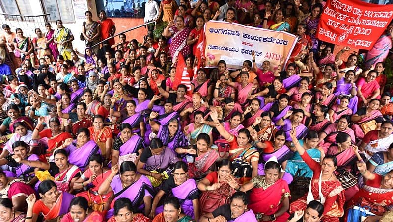 ಸರ್ಕಾರಿ ಶಾಲೆಗಳಲ್ಲಿ ಎಲ್ ಕೆಜಿ, ಯುಕೆಜಿ ಆರಂಭಕ್ಕೆ ಅಂಗನವಾಡಿ ಕಾರ್ಯಕರ್ತೆಯರ ವಿರೋಧ, ಪ್ರತಿಭಟನೆ