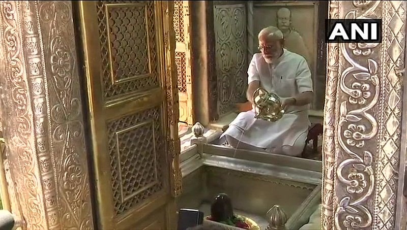 ವಾರಾಣಸಿ: ಕಾಶಿ ವಿಶ್ವನಾಥ ಮಂದಿರಲ್ಲಿ ನರೇಂದ್ರ ಮೋದಿ ಪೂಜೆ