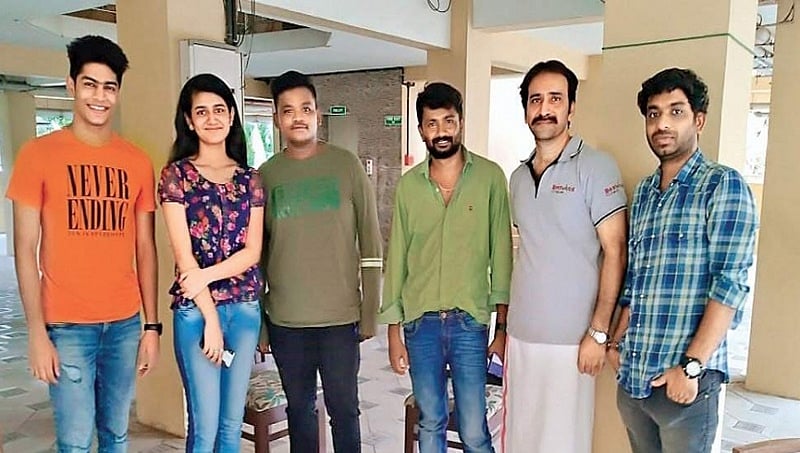 ಕನ್ನಡದಲ್ಲಿ ಅಭಿನಯಿಸಲು 'ಕಣ್ಸನ್ನೆ ಹುಡುಗಿ' ಪ್ರಿಯಾ ವಾರಿಯರ್ ರೆಡಿ?