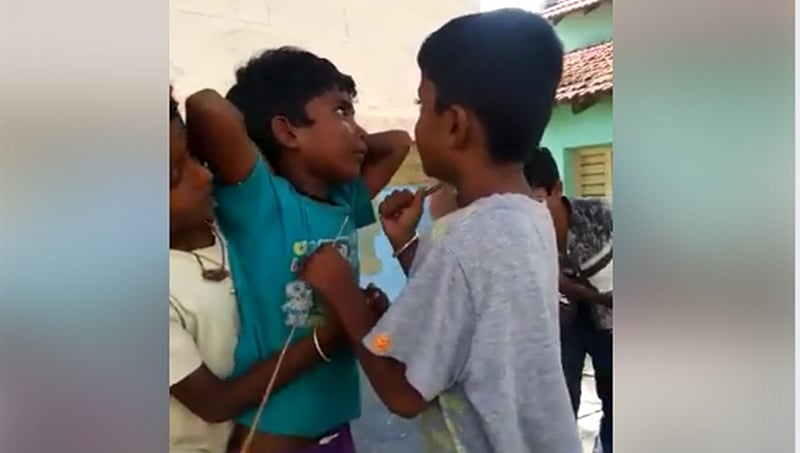 ಮಂಡ್ಯ: ಸುಮಲತಾ ಗೆಲ್ತಾರೋ,ನಿಖಿಲ್ ಗೆಲ್ತಾರೋ ?ಮಕ್ಕಳ ಆಟದ ವೀಡಿಯೋ ವೈರಲ್
