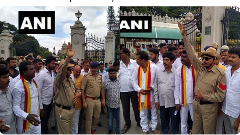 ಔರಾದ್ಕರ್ ವರದಿ ಅನುಷ್ಠಾನಕ್ಕೆ ಆಗ್ರಹ: ಪೊಲೀಸ್ ವೇಷ ಧರಿಸಿ ವಾಟಾಳ್ ನಾಗರಾಜ್ ಪ್ರತಿಭಟನೆ