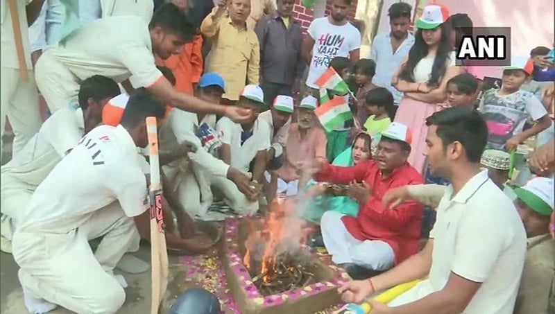 ವಿಶ್ವ ಕಪ್ 2019: ಪಾಕ್ ವಿರುದ್ಧ ಭಾರತ ಗೆಲುವಿಗಾಗಿ ದೇಶಾದ್ಯಂತ ವಿಶೇಷ ಪೂಜೆ , ಪುನಸ್ಕಾರ