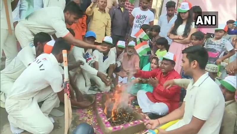 ವಿಶ್ವ ಕಪ್ 2019: ಪಾಕ್ ವಿರುದ್ಧ ಭಾರತ ಗೆಲುವಿಗಾಗಿ ದೇಶಾದ್ಯಂತ ವಿಶೇಷ ಪೂಜೆ , ಪುನಸ್ಕಾರ
