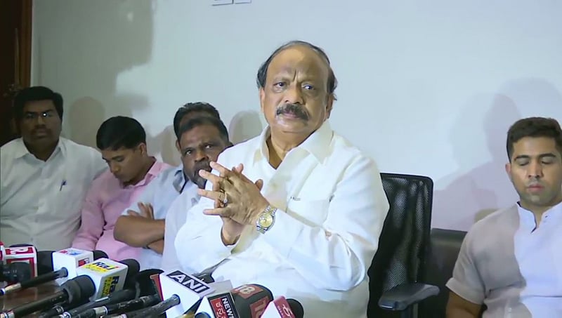 ನಾನು ಸಿದ್ದರಾಮಯ್ಯ ಕಾಂಗ್ರೆಸ್ ನ ಸದಸ್ಯನಲ್ಲ: ಮತ್ತೆ ಸಿದ್ದು ವಿರುದ್ಧ ಗುಡುಗಿದ ರೋಷನ್ ಬೇಗ್