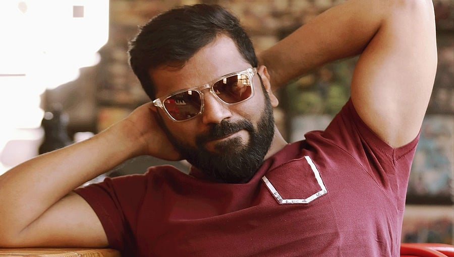 ರೆಟ್ರೋ ಲುಕ್ ನಲ್ಲಿ ಸತೀಶ್ ನಿನಾಸಂ!