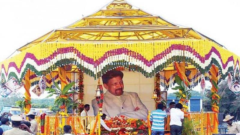 ವಿಷ್ಣು ಸ್ಮಾರಕ ನಿರ್ಮಾಣಕ್ಕೆ ಮತ್ತೆ ವಿಘ್ನ: ಕೋರ್ಟ್ ಗ್ರೀನ್ ಸಿಗ್ನಲ್ ನೀಡಿದ್ದರೂ ರೈತರ ಅಡ್ಡಿ