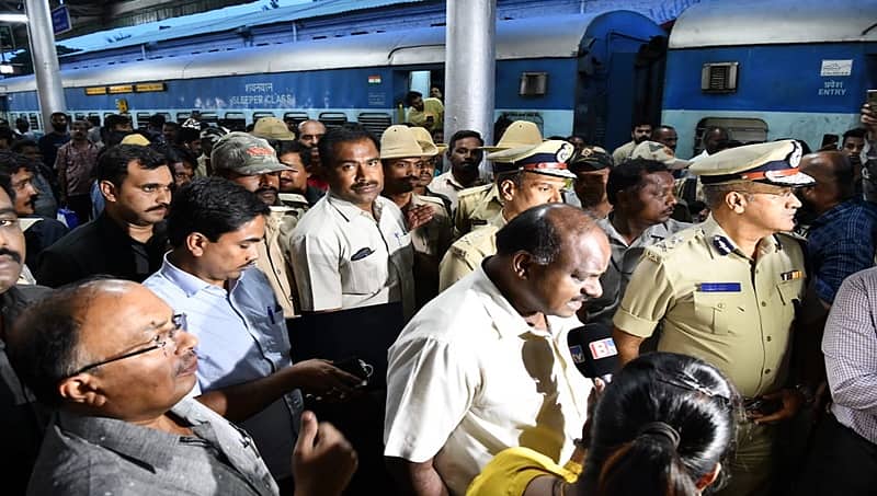 ನಾಳೆ ಸಿಎಂ ಗ್ರಾಮವಾಸ್ತವ್ಯ: ರೈಲೇರಿ ಯಾದಗಿರಿಯತ್ತ ಹೊರಟ ಕುಮಾರಸ್ವಾಮಿ