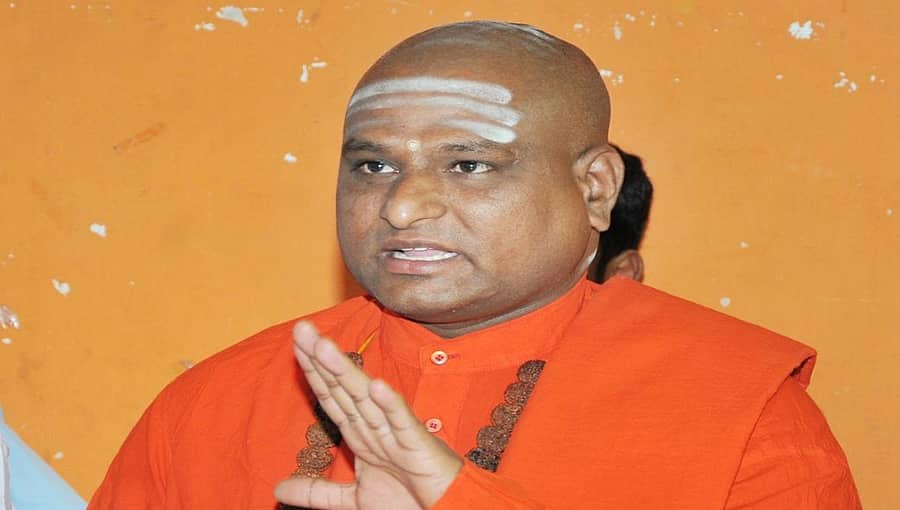 ರಾಜಿನಾಮೆ ನನ್ನ ಕೈಗೆ ಕೊಡಿ, ಸಿಎಂ ಎಚ್ಡಿಕೆ ಅಲ್ಲ, ಅವರಪ್ಪನೂ ನನ್ನ ಮಾತು ಕೇಳ್ತಾರೆ: ಪ್ರಸನ್ನಾನಂದ ಸ್ವಾಮೀಜಿ