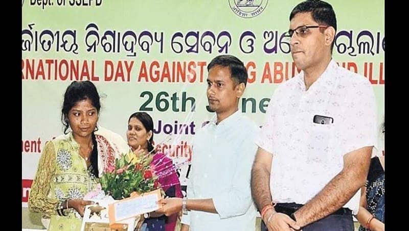 ಮದ್ಯ ಸೇವಿಸಿ ಮದುವೆ ಆಗಲು ಬಂದ ವರನನ್ನು ನಿರಾಕರಿಸಿ ಮಾದರಿಯಾದ ಯುವತಿ!