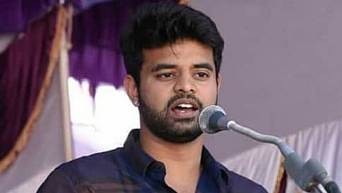 ಪ್ರಜ್ವಲ್ ರೇವಣ್ಣ ಸಲ್ಲಿಸಿದ್ದ ದಾಖಲೆಗಳನ್ನು ನೀಡಿ: ಹಾಸನ ಡಿಸಿಗೆ ಹೈಕೋರ್ಟ್ ಆದೇಶ