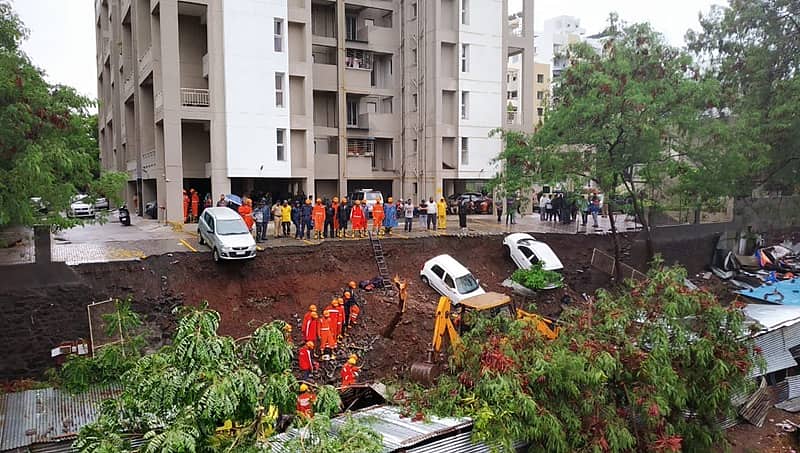 ಪುಣೆ: ಭಾರೀ ಮಳೆಗೆ ಅಪಾರ್ಟ್‌ಮೆಂಟ್ ಗೋಡೆ ಕುಸಿತ, 15 ಸಾವು, ಹಲವು ಕಾರುಗಳು ಜಖಂ