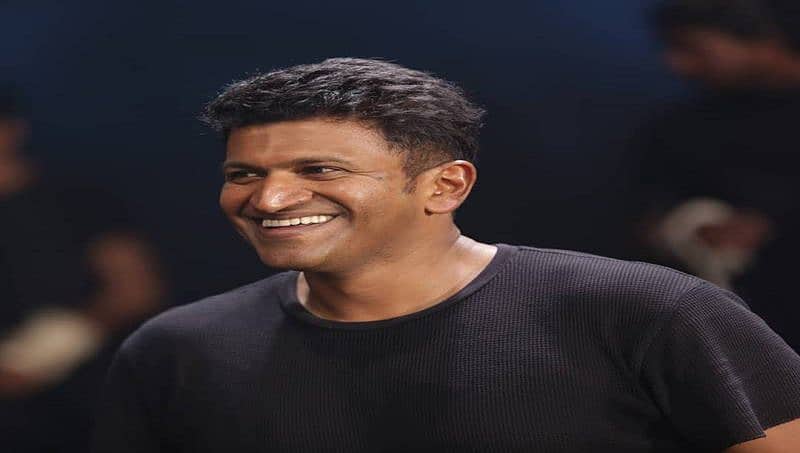 ಬರಿಗಾಲಲ್ಲಿ ಸಾವಿರ ಮೆಟ್ಟಿಲು ಹತ್ತಿ ಚಾಮುಂಡೇಶ್ವರಿ ದರ್ಶನ ಪಡೆದ ಪುನೀತ್