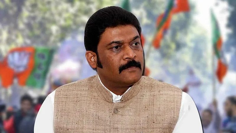 ಹಣ ಹಂಚಿಕೆ: ಮನೆ ಮನೆಗೆ ಚೀಟಿ ತಲುಪಿಸುತ್ತಿರುವ ಬಿಜೆಪಿ ಕಾರ್ಯಕರ್ತರು, ವಿಡಿಯೋ ವೈರಲ್