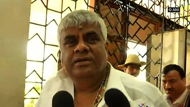 ಸರ್ಕಾರಿ ಎಂಜಿನಿಯರ್ ಗಳಿಂದ ರೇವಣ್ಣ  500 ಕೋಟಿ ಲಂಚ ಸ್ವೀಕಾರ- ಬಿಜೆಪಿ ಆರೋಪ