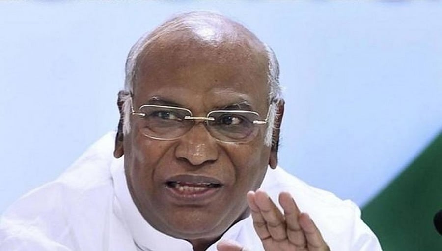 ಸ್ಪೀಕರ್ ಅನುಭವಿಗಳು, ಕಾನೂನಿನ ಪ್ರಕಾರ ನಡೆಯುತ್ತಾರೆ: ಮಲ್ಲಿಕಾರ್ಜುನ ಖರ್ಗೆ