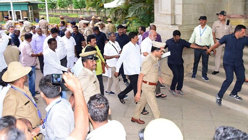 ಓಡೋಡಿ ಬಂದು 2ನೇ ಬಾರಿ ಸ್ಪೀಕರ್ ಗೆ ರಾಜೀನಾಮೆ ಸಲ್ಲಿಸಿ ಮುಂಬೈಗೆ ವಾಪಸ್ಸಾದ ಅತೃಪ್ತರು