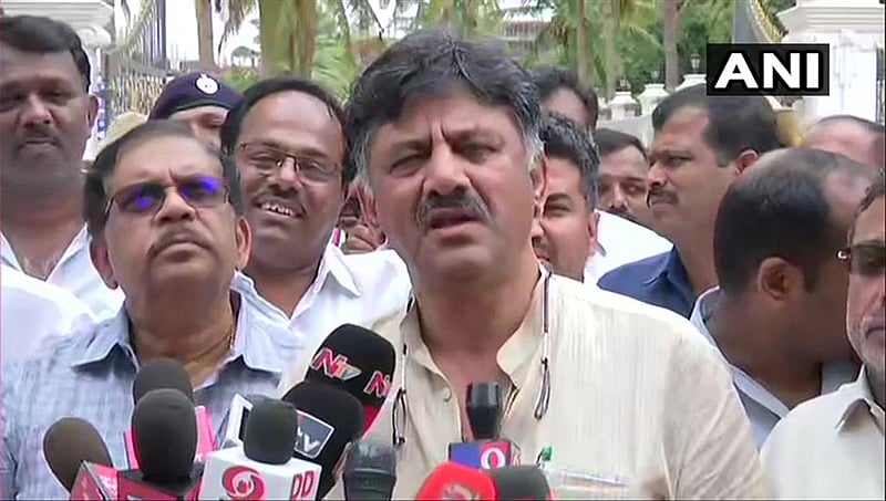 ಜೊತೆಯಲ್ಲೇ ಬದುಕುತ್ತೇವೆ, ಜೊತೆಯಲ್ಲೇ ಸಾಯುತ್ತೇವೆ: ಡಿಕೆಶಿ ಉವಾಚ!