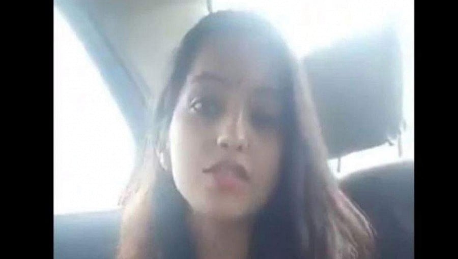 ಪ್ರೀತಿಸಿದ ಯುವಕನೊಡನೆ ಕೋರ್ಟಿನಲ್ಲೇ ವಿವಾಹವಾಗಲು ಸಿದ್ದ: ಯುಪಿ ಬಿಜೆಪಿ ಶಾಸಕರ ಪುತ್ರಿ