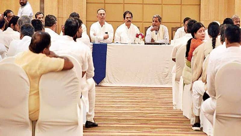 ಕಾಂಗ್ರೆಸ್ ಶಾಸಕಾಂಗ ಸಭೆ: ಪ್ರತಿಪಕ್ಷದಲ್ಲಿ ಕುಳಿತು ಕೆಲಸ ಮಾಡಲು 'ಕೈ' ಶಾಸಕರ ಒಲವು