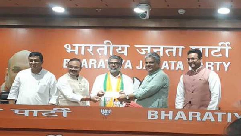 ಮಾಜಿ ಪ್ರಧಾನಿ ಚಂದ್ರಶೇಖರ್ ಪುತ್ರ ನೀರಜ್ ಬಿಜೆಪಿ ಸೇರ್ಪಡೆ