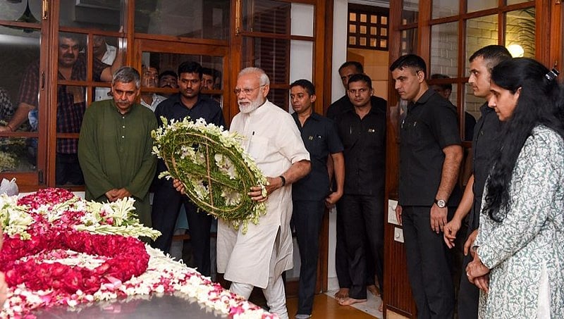 ಪ್ರಧಾನಿ, ಲೋಕಸಭಾ ಸ್ಪೀಕರ್ ಸೇರಿದಂತೆ ಗಣ್ಯರಿಂದ ಶೀಲಾ ದೀಕ್ಷಿತ್ ಪಾರ್ಥಿವ ಶರೀರದ ಅಂತಿಮ ದರ್ಶನ