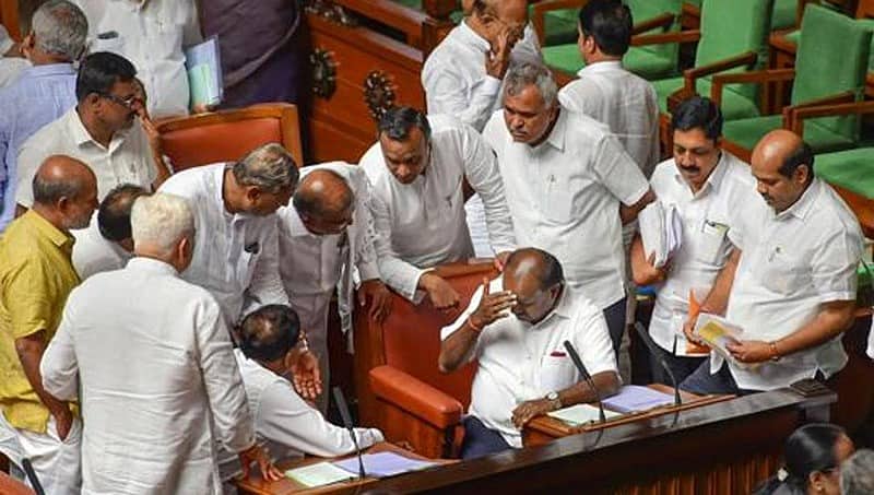ನಮ್ಮನ್ನು ಬಿಟ್ಬಿಡಿ, ಊಟ ಮಾಡಿಲ್ಲ, ಶುಗರ್ ಇದೆ.. ಶಾಸಕರ ಮನವಿ; ಕಲಾಪ ಮುಂದೂಡಿಕೆ; ಸಂಜೆ 6ಕ್ಕೆ ಡೆಡ್ ಲೈನ್