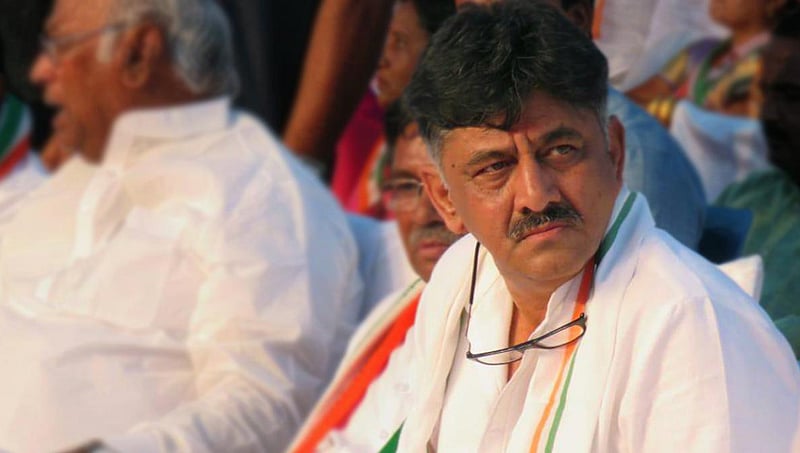 ಅತೃಪ್ತ ಶಾಸಕರಿಗೆ ಅನರ್ಹತೆ ಎಚ್ಚರಿಕೆ ನೀಡಿದ ಡಿ.ಕೆ.ಶಿವಕುಮಾರ್