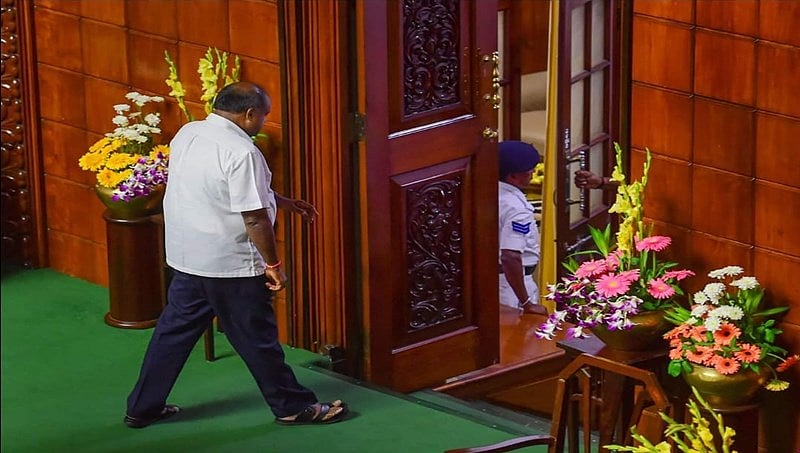 ವಿಶ್ವಾಸಮತದಲ್ಲಿ ಕುಮಾರಸ್ವಾಮಿಗೆ ಸೋಲು: ಕಾಂಗ್ರೆಸ್-ಜೆಡಿಎಸ್ ಮೈತ್ರಿ ಸರ್ಕಾರ ಪತನ