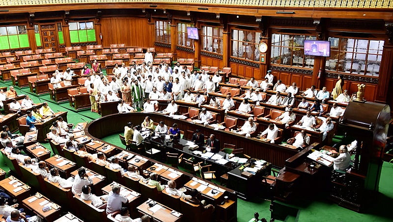 ಕಲಾಪಕ್ಕೆ ಆಡಳಿತ ಪಕ್ಷಗಳ ಸದಸ್ಯರು ಗೈರು: ಸ್ಪೀಕರ್, ವಿಪಕ್ಷ ನಾಯಕ ಗರಂ