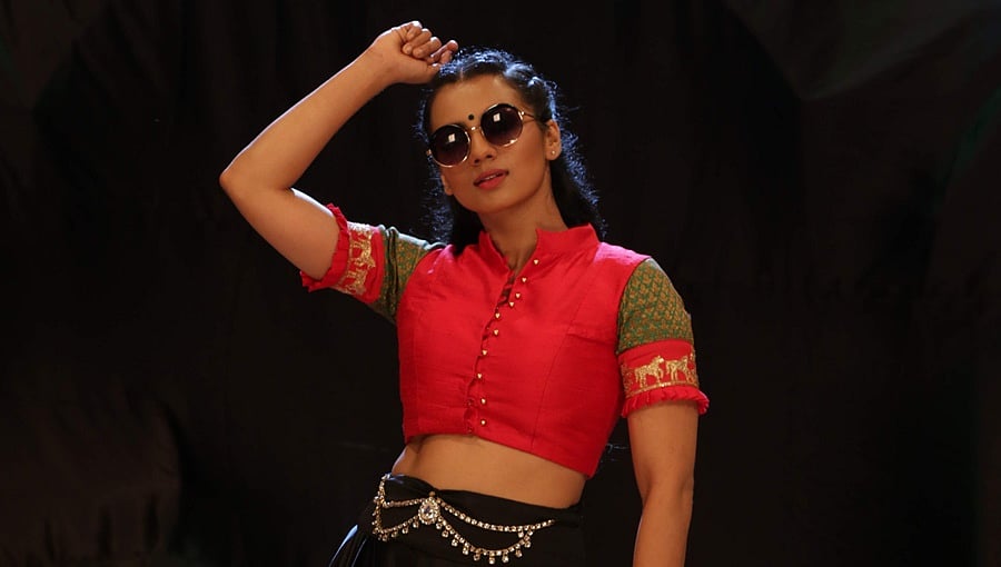 ಡೋಂಟ್ ವರಿ ಬೀ ಹ್ಯಾಪಿ-'ಮನೆ ಮಾರಾಟಕ್ಕಿದೆ' ಚಿತ್ರದ ಟೈಟಲ್ ಟ್ರ್ಯಾಕ್ ಗೆ ಶ್ರುತಿ ಹೆಜ್ಜೆ