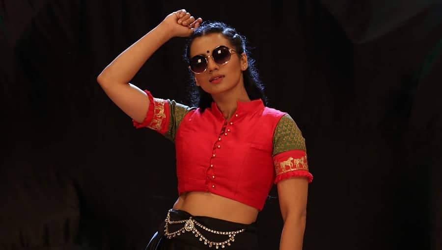 ಡೋಂಟ್ ವರಿ ಬೀ ಹ್ಯಾಪಿ-'ಮನೆ ಮಾರಾಟಕ್ಕಿದೆ' ಚಿತ್ರದ ಟೈಟಲ್ ಟ್ರ್ಯಾಕ್ ಗೆ ಶ್ರುತಿ ಹೆಜ್ಜೆ