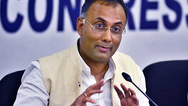 'ಯಡಿಯೂರಪ್ಪಗೆ ಮುಖ್ಯಮಂತ್ರಿಯಾಗುವ ನೈತಿಕ ಹಕ್ಕಿಲ್ಲ'- ದಿನೇಶ್ ಗುಂಡೂರಾವ್ ಟೀಕೆ