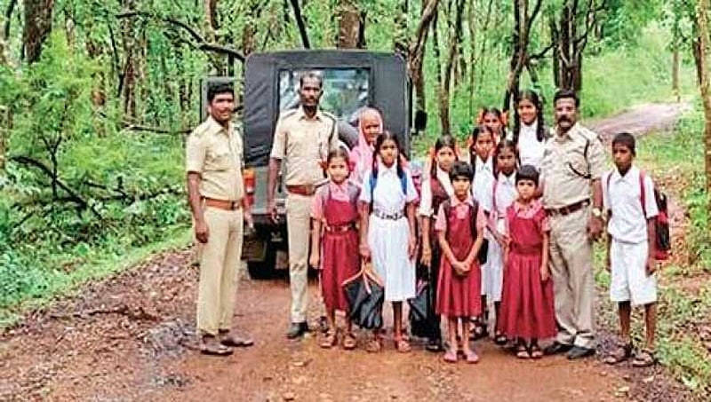 ಖಾನಾಪುರ ತಾಲ್ಲೂಕಿನ ಈ ಮಕ್ಕಳು ಶಾಲೆಗೆ ಹೋಗಿಬರಲು ಪ್ರತಿನಿತ್ಯ 24 ಕಿ.ಮೀ. ನಡೆಯಬೇಕು!