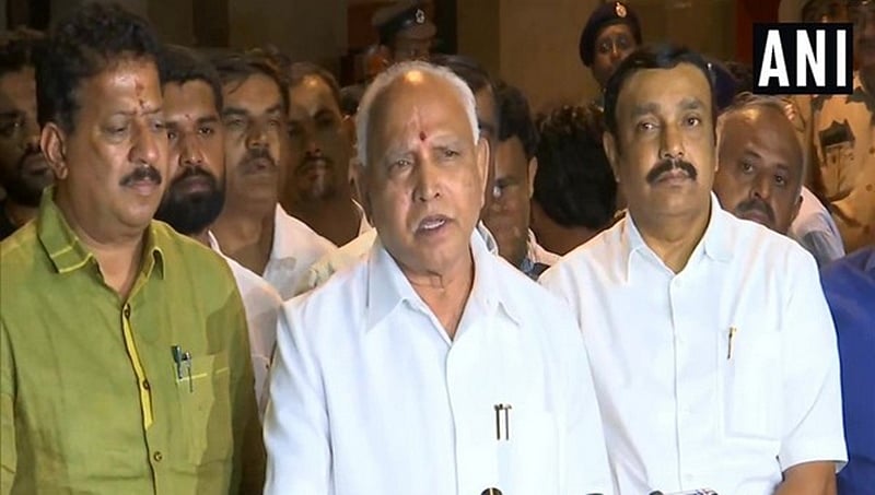 ಲಡ್ಡು ಬಂದು ಬಾಯಿಗೆ ಬಿತ್ತು: 17 ಅತೃಪ್ತ ಶಾಸಕರ ಅನರ್ಹತೆ ಬಿಜೆಪಿಗೆ ಹೆಚ್ಚು ಲಾಭವಾಗೋದೇಗೆ?