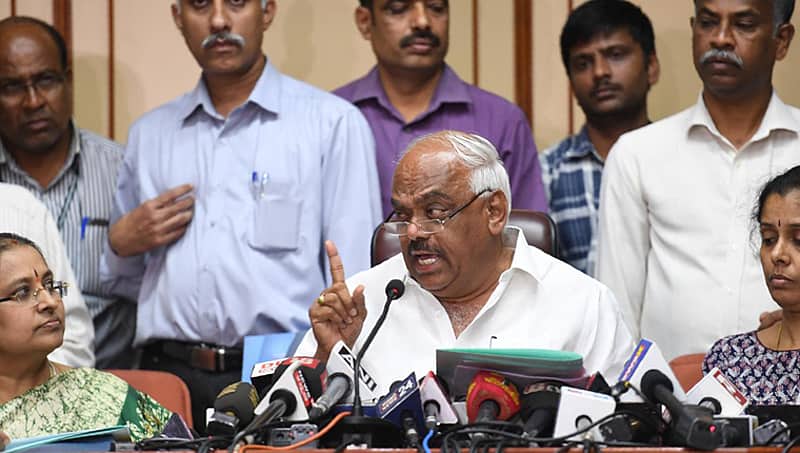ಕೊನೆಗೂ ಅತೃಪ್ತರಿಗೆ ಶಾಕ್ ಕೊಟ್ಟ ಸ್ಪೀಕರ್, ಎಲ್ಲ 14 ಅತೃಪ್ತ ಶಾಸಕರನ್ನೂ ಅನರ್ಹಗೊಳಿಸಿದ ರಮೇಶ್ ಕುಮಾರ್!