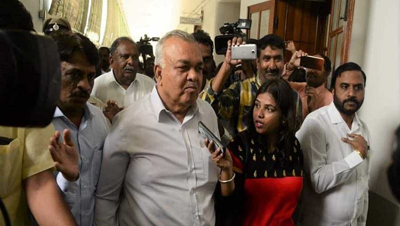 ಅಪ್ಪ-ಮಗಳ ಮನವೊಲಿಸಲು ಮುಖಂಡರ ಕಸರತ್ತು:  ಸಚಿವ ಸ್ಥಾನ ನೀಡುವುದಾಗಿ ಸೌಮ್ಯಾರೆಡ್ಡಿಗೆ ಕಾಂಗ್ರೆಸ್ ಗಾಳ?