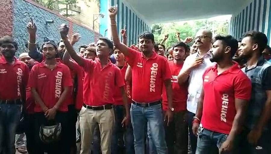 ಮತ್ತೊಂದು ವಿವಾದದಲ್ಲಿ ಜೊಮ್ಯಾಟೋ: ಈ ಬಾರಿ ಸಂಸ್ಥೆಯ ಡೆಲಿ’ವರಿ’ ಬಾಯ್ ಗಳಿಂದಲೇ ಪ್ರತಿಭಟನೆ!