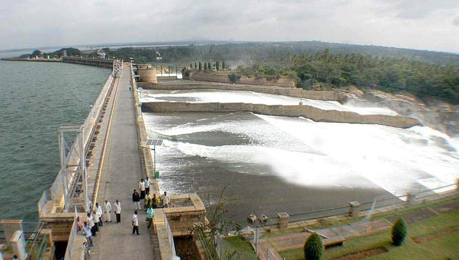 ಭಾರಿ ಮಳೆ: ಕೆಆರ್ ಎಸ್ ಜಲಾಶಯ ಭರ್ತಿ; ಅಪಾರ ಪ್ರಮಾಣದ ನೀರು ಹೊರಕ್ಕೆ!