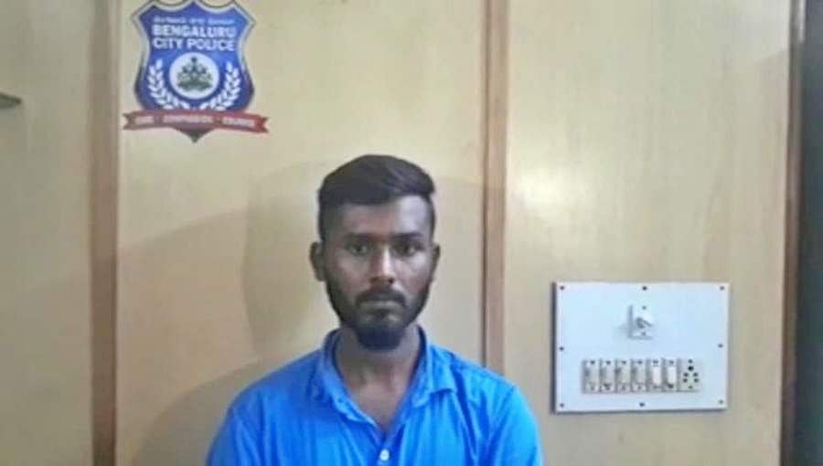 ಬೆಂಗಳೂರು: ಗೆಳತಿಯ ಖಾಸಗಿ ಫೋಟೋ ಶೇರ್ ಮಾಡಿ ಬ್ಲಾಕ್‍ಮೇಲ್ ಮಾಡಿದ್ದ ಆರೋಪಿ ಅಂದರ್​