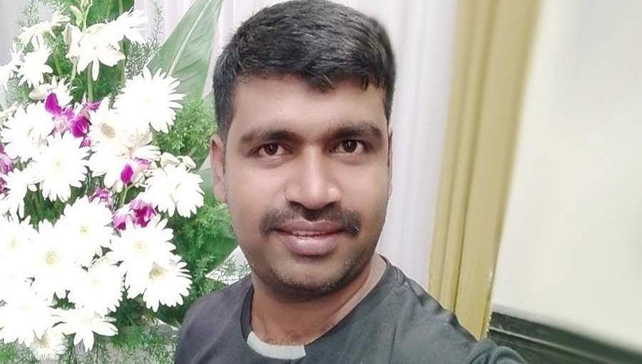 ಗೃಹ ಪ್ರವೇಶದ ವೆಚ್ಚವನ್ನು ಪ್ರವಾಹ ಸಂತ್ರಸ್ತರಿಗೆ ನೀಡಲು ಮುಂದಾಗಿರುವ ಬೆಂಗಳೂರಿನ ಯುವಕ ಶೇಖರ್!