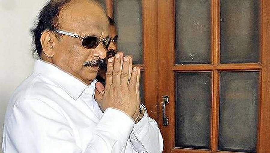 ರೋಷನ್ ಬೇಗ್ ಕುಟುಂಬದ ವಿರುದ್ಧ ಪೋಸ್ಟ್: 10 ಮಂದಿಗೆ ಸಮನ್ಸ್