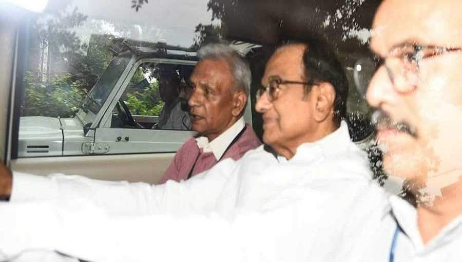 ನ್ಯಾಯಾಲಯಕ್ಕೆ ಪಿ. ಚಿದಂಬರಂ ಹಾಜರುಪಡಿಸಿದ ಸಿಬಿಐ, ಐದು ದಿನ ವಶಕ್ಕೆ ನೀಡುವಂತೆ ಮನವಿ