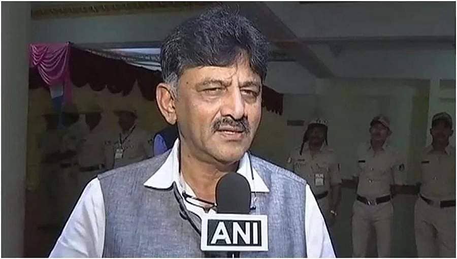 ಕಾರು, ಮನೆ ಬೇಕಿದ್ದವರು ವಿರೋಧ ಪಕ್ಷ ನಾಯಕನ ಸ್ಥಾನ ಅಲಂಕರಿಸಲಿ- ಡಿಕೆ ಶಿವಕುಮಾರ್