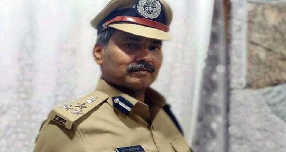ಹಿರಿಯ ಪೊಲೀಸ್ ಅಧಿಕಾರಿ ಆರ್ ರಮೇಶ್ ವಿಧಿ ವಶ 
